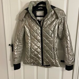 Victoria's Secret gold puffer Women's Jacket
Ski snow boarding